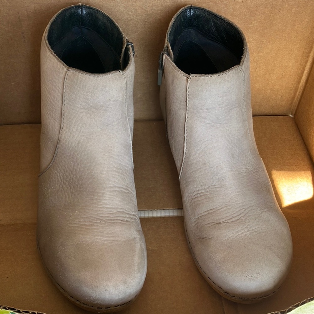 DANSKO Maria Suede Bootie (Size 39/ 8.5-9 US)